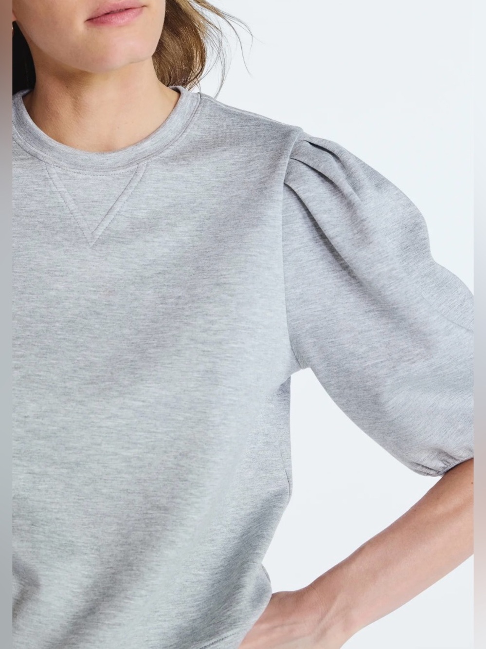 NWT Scoop Scubaknit Puff-Sleeve Crewneck Top in Light Gray
